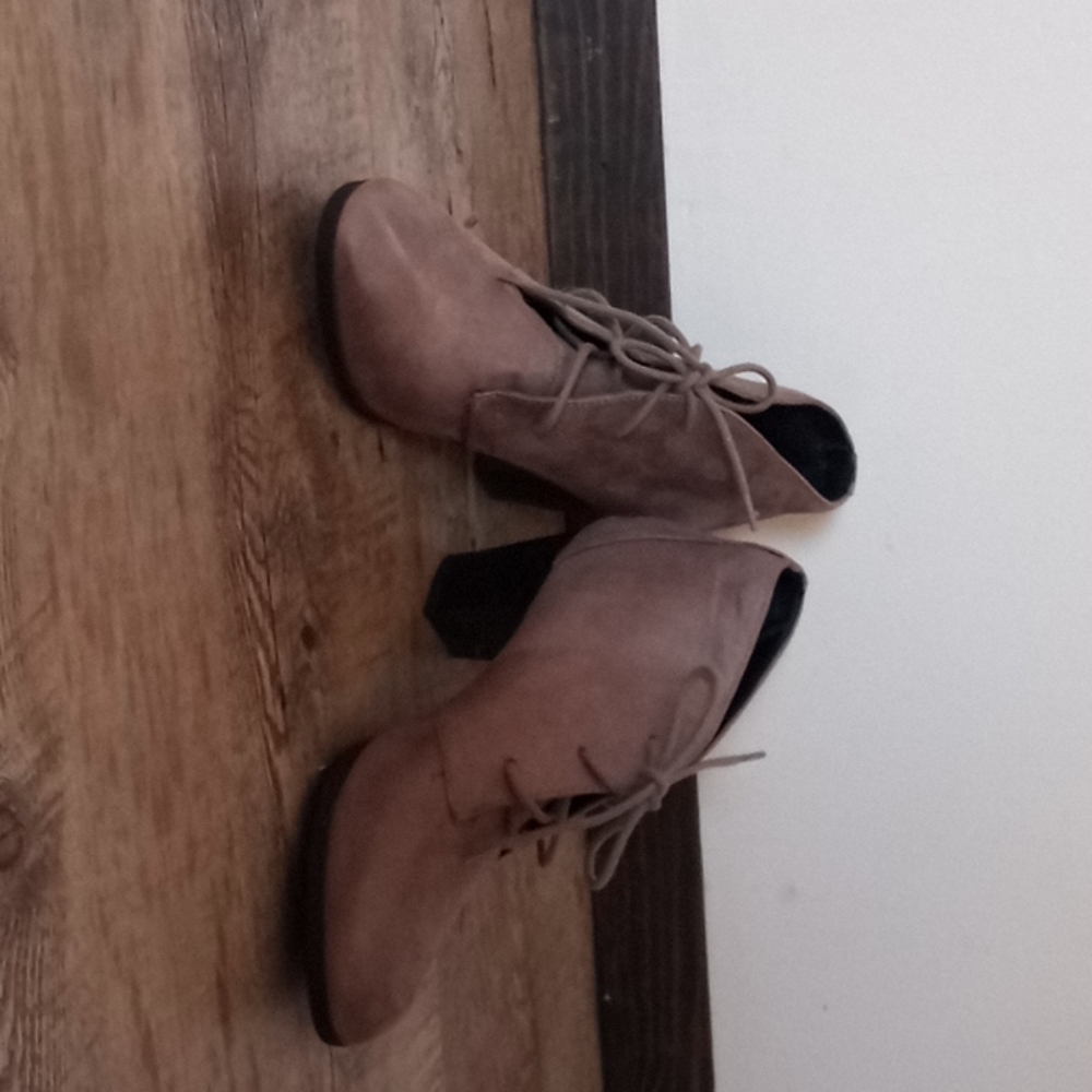 Heeled booties